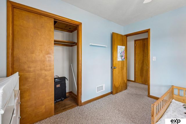 4001 S 39th Street, Omaha, NE 68107