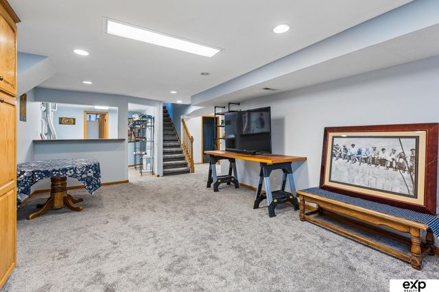 4001 S 39th Street, Omaha, NE 68107