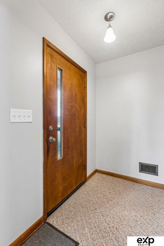 4001 S 39th Street, Omaha, NE 68107