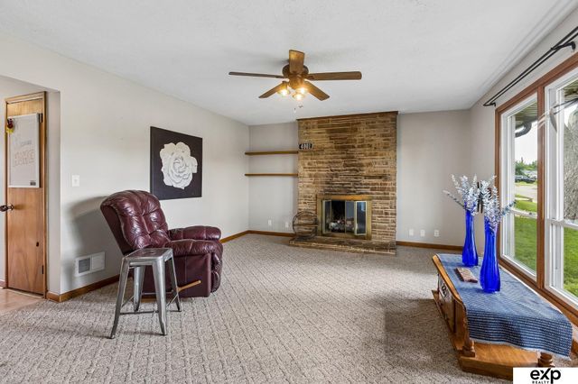 4001 S 39th Street, Omaha, NE 68107