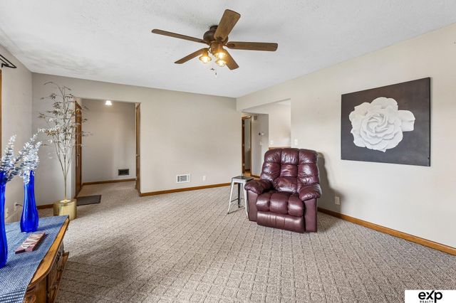 4001 S 39th Street, Omaha, NE 68107