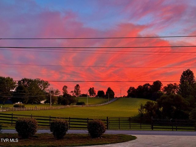 375 Middle Creek Road, Afton, TN 37616