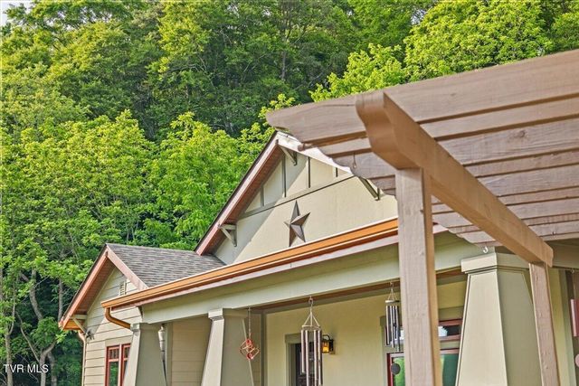 375 Middle Creek Road, Afton, TN 37616