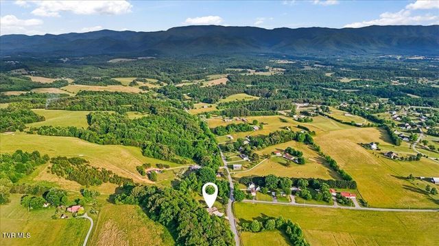 375 Middle Creek Road, Afton, TN 37616
