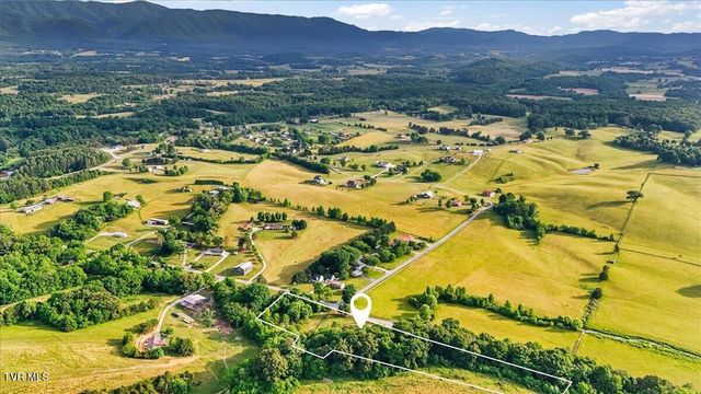 375 Middle Creek Road, Afton, TN 37616