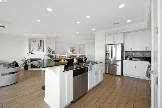 6299 Rocky Point Ct, Oakland, CA 94605