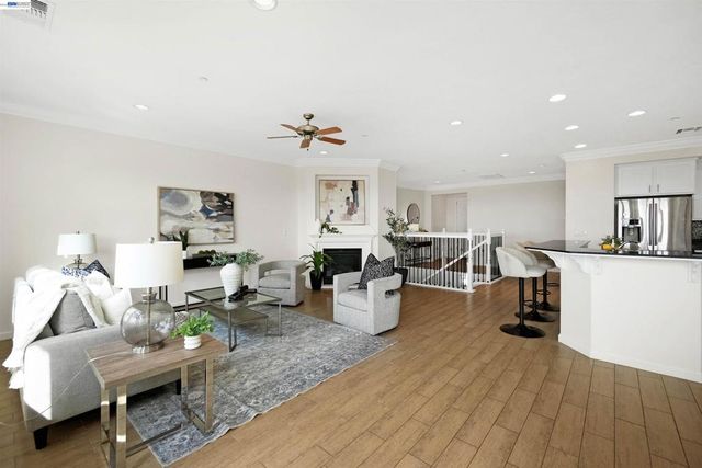 6299 Rocky Point Ct, Oakland, CA 94605