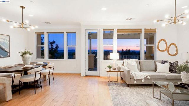 6299 Rocky Point Ct, Oakland, CA 94605
