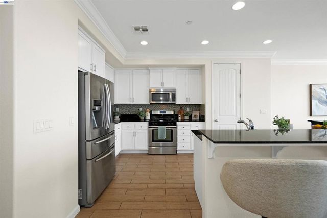 6299 Rocky Point Ct, Oakland, CA 94605