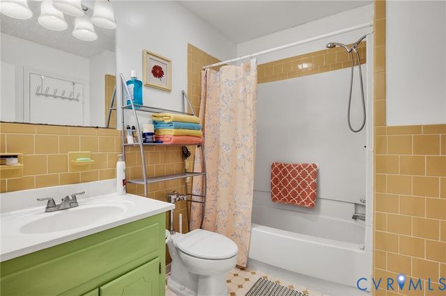 11005 Sassafras Dr, North Prince George, VA 23860