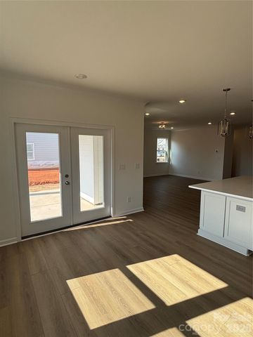 10221 Whitaker Pointe Drive, Huntersville, NC 28078