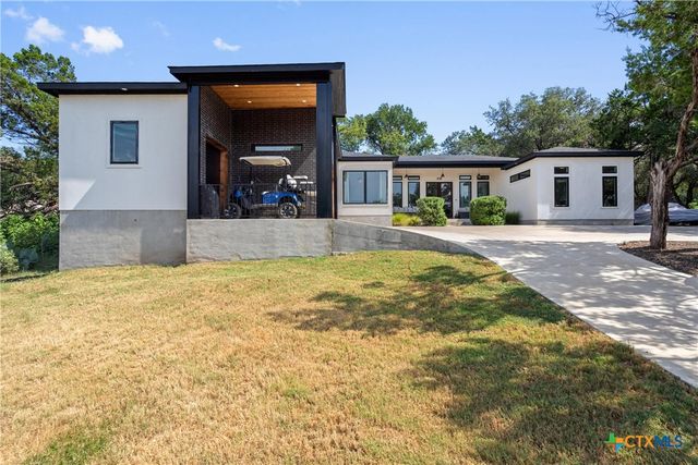 418 S Venture Boulevard, Point Venture, TX 78645