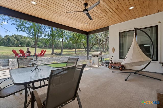 418 S Venture Boulevard, Point Venture, TX 78645