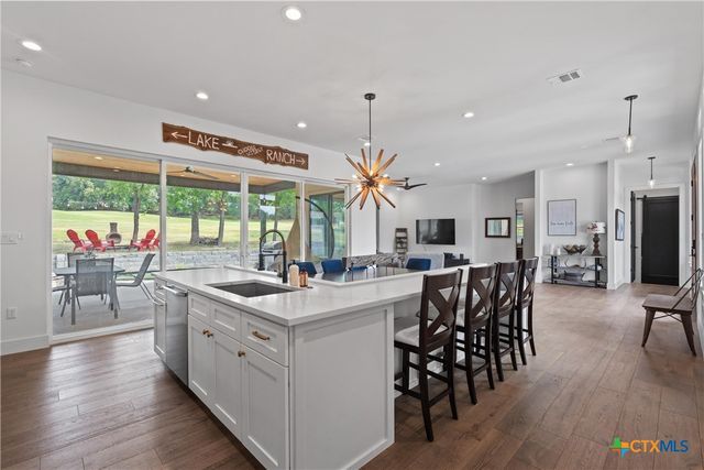 418 S Venture Boulevard, Point Venture, TX 78645
