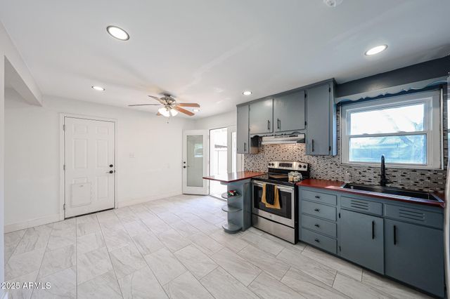 2317 W WHITTON Avenue, Phoenix, AZ 85015