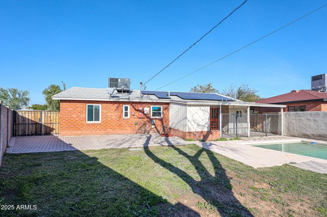 2317 W WHITTON Avenue, Phoenix, AZ 85015