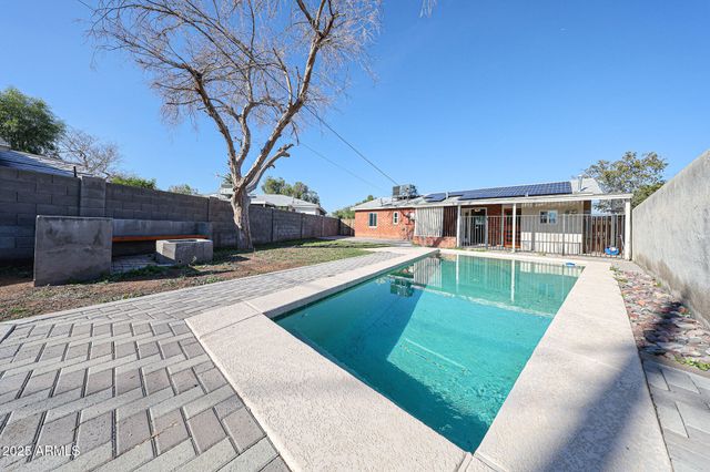 2317 W WHITTON Avenue, Phoenix, AZ 85015