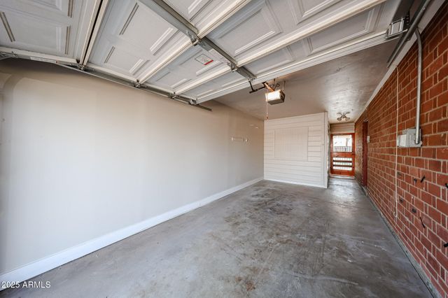 2317 W WHITTON Avenue, Phoenix, AZ 85015