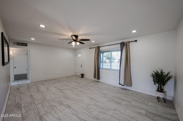 2317 W WHITTON Avenue, Phoenix, AZ 85015