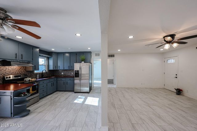 2317 W WHITTON Avenue, Phoenix, AZ 85015