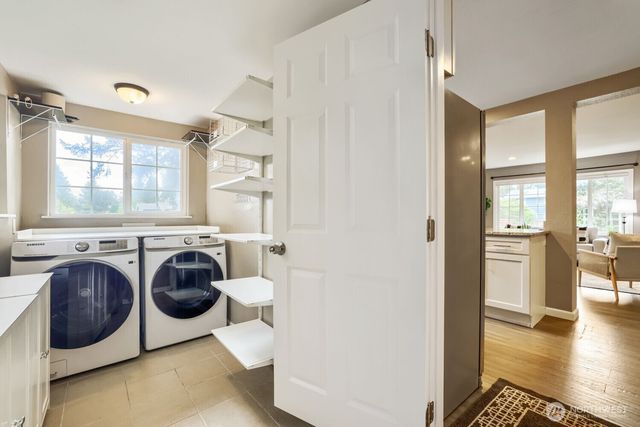 9004 218th Street SW, Edmonds, WA 98026