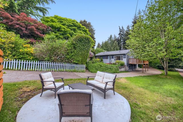 9004 218th Street SW, Edmonds, WA 98026