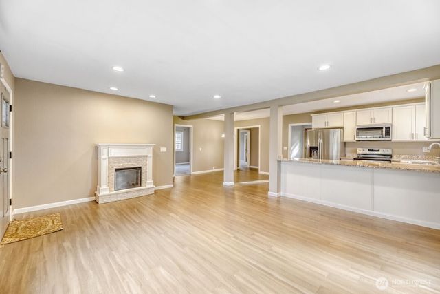 9004 218th Street SW, Edmonds, WA 98026