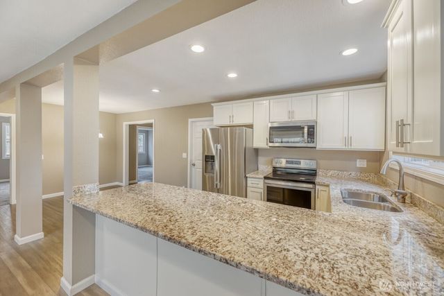 9004 218th Street SW, Edmonds, WA 98026