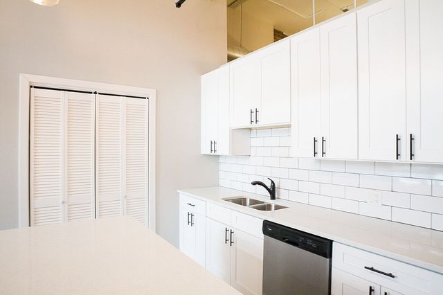 4439 W Fullerton Avenue SF, Chicago, IL 60639