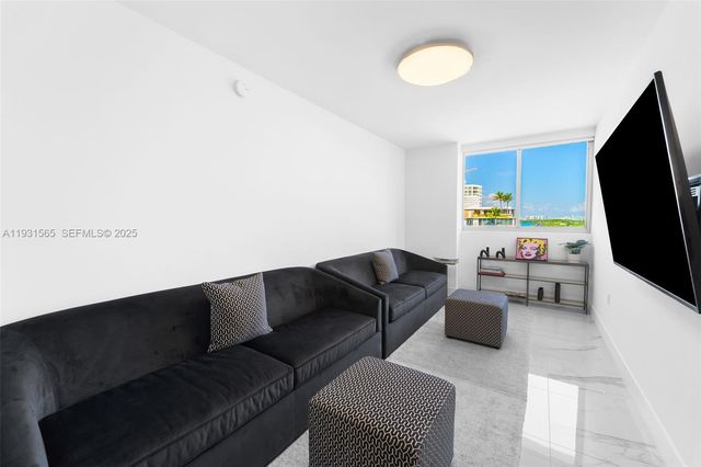 9521 E Bay Harbor Dr 802, Bay Harbor Islands, FL 33154