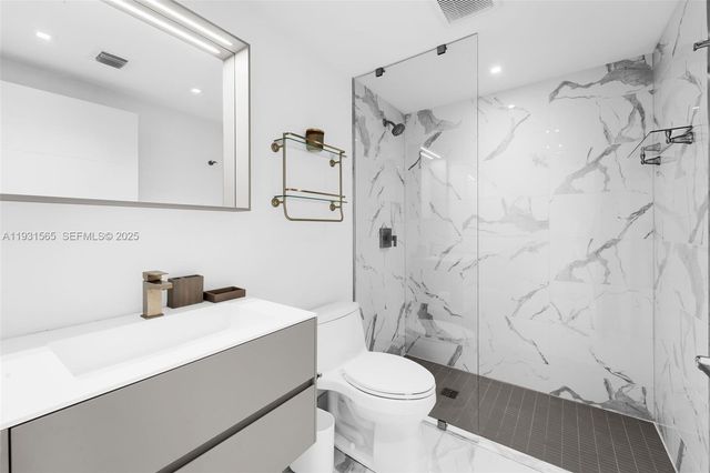 9521 E Bay Harbor Dr 802, Bay Harbor Islands, FL 33154