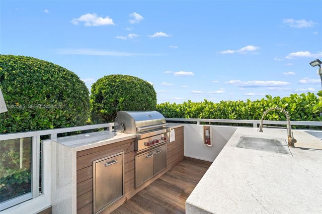 9521 E Bay Harbor Dr 802, Bay Harbor Islands, FL 33154