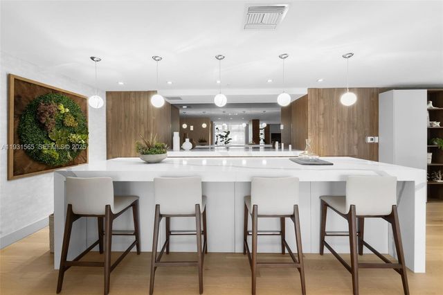 9521 E Bay Harbor Dr 802, Bay Harbor Islands, FL 33154