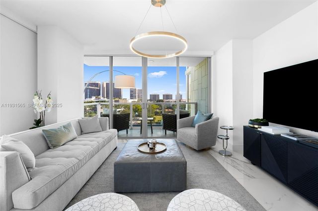 9521 E Bay Harbor Dr 802, Bay Harbor Islands, FL 33154