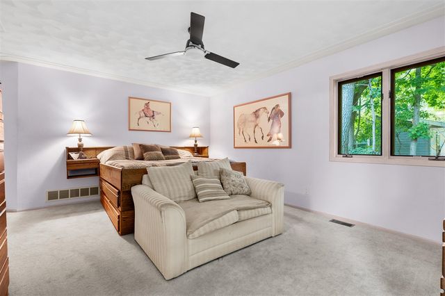 9064 Nature Way, Kalamazoo, MI 49009