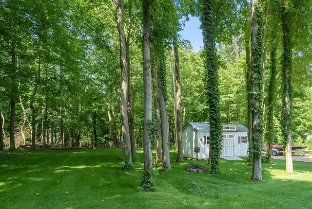 9064 Nature Way, Kalamazoo, MI 49009