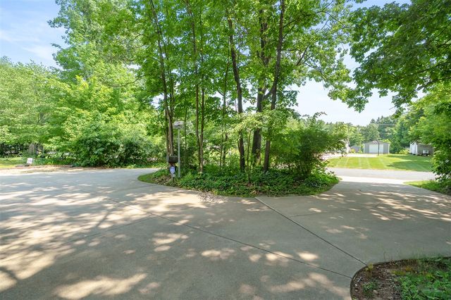 9064 Nature Way, Kalamazoo, MI 49009