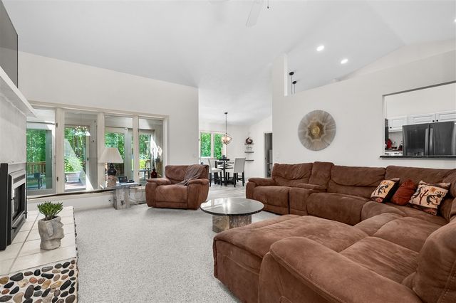 9064 Nature Way, Kalamazoo, MI 49009