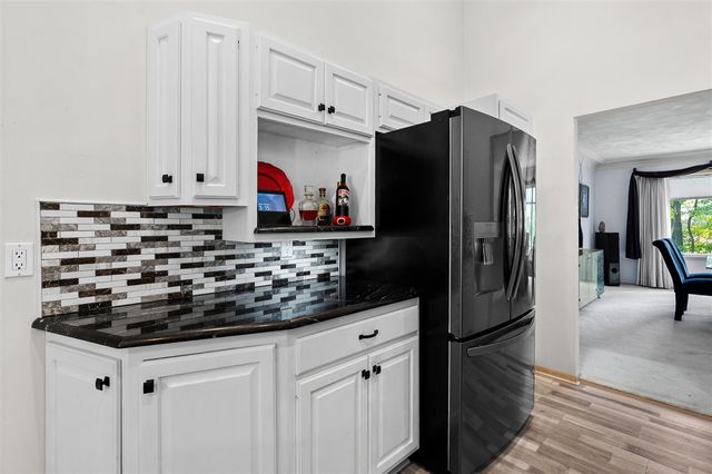 9064 Nature Way, Kalamazoo, MI 49009