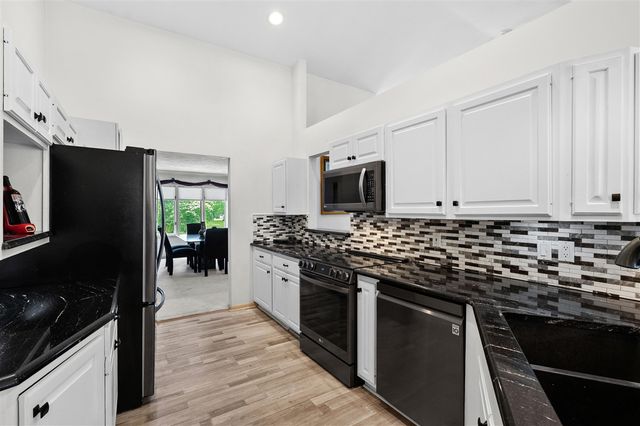 9064 Nature Way, Kalamazoo, MI 49009