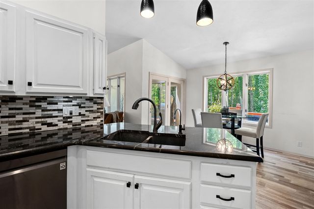 9064 Nature Way, Kalamazoo, MI 49009