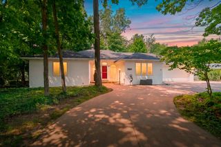 9064 Nature Way, Kalamazoo, MI 49009