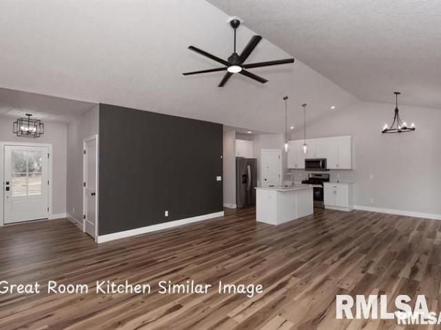 4757 WILLOW Circle, Davenport, IA 52806