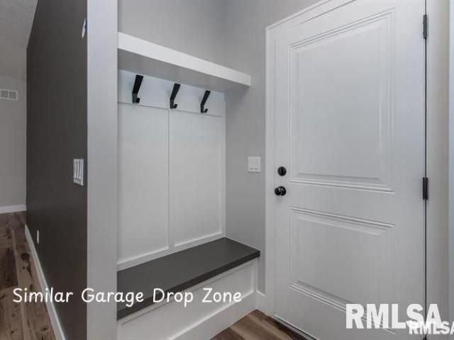 4757 WILLOW Circle, Davenport, IA 52806