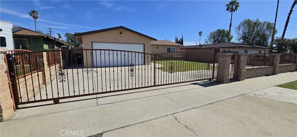 Image 2 of property listing at 8323 Pinyon Avenue, Fontana, CA 92335