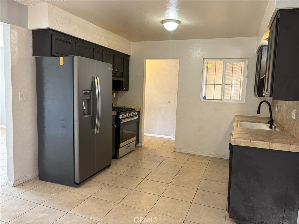 Image 5 of property listing at 8323 Pinyon Avenue, Fontana, CA 92335