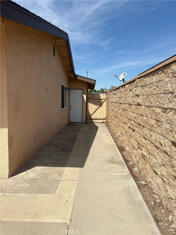 Image 8 of property listing at 8323 Pinyon Avenue, Fontana, CA 92335