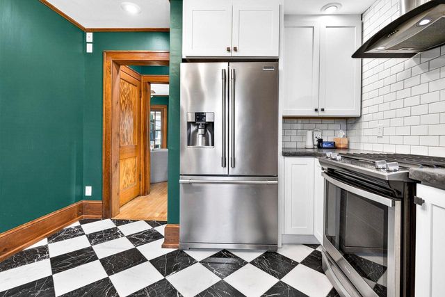 1229 W LAWRENCE STREET, Appleton, WI 54914