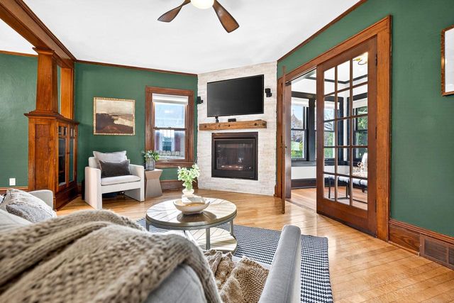 1229 W LAWRENCE STREET, Appleton, WI 54914
