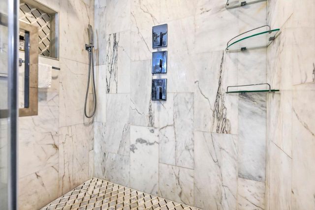1229 W LAWRENCE STREET, Appleton, WI 54914